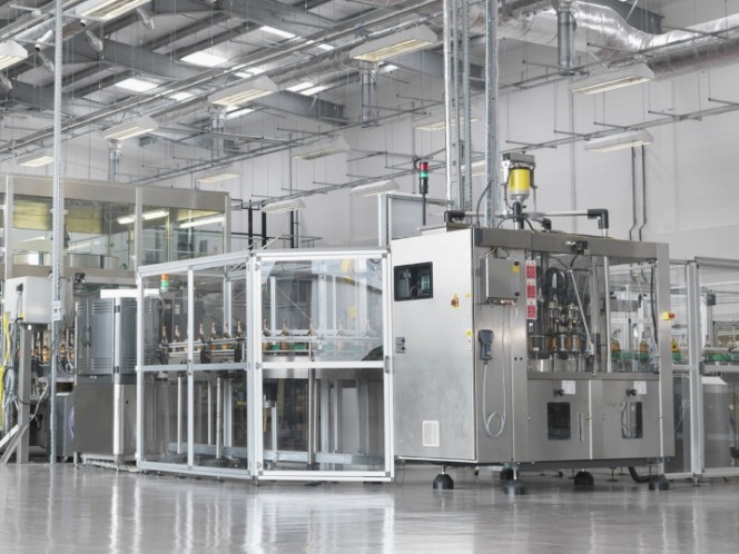 FERTIGUNG: Vivix Glass verlagert das Engineering in die Cloud und senkt die Kosten. Dieser moderne Glashersteller verwendet CONNECT, um ein digitales Modell seiner Anlage mit Engineering-Partnern zu teilen und die Kosten und die Abhängigkeit von der IT zu senken.