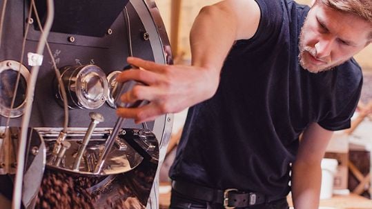Starbucks y la automatización: un nuevo estándar en la industria del café